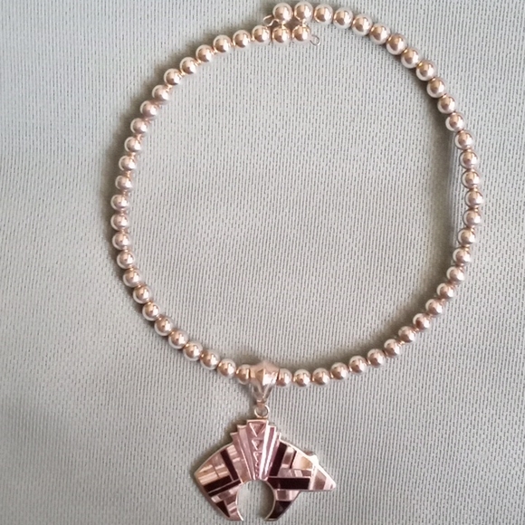 NATIVE AMERICAN INLAY BLACK ONYX AND SHELL TUXEDO BEAR PENDANT - Picture 8 of 8